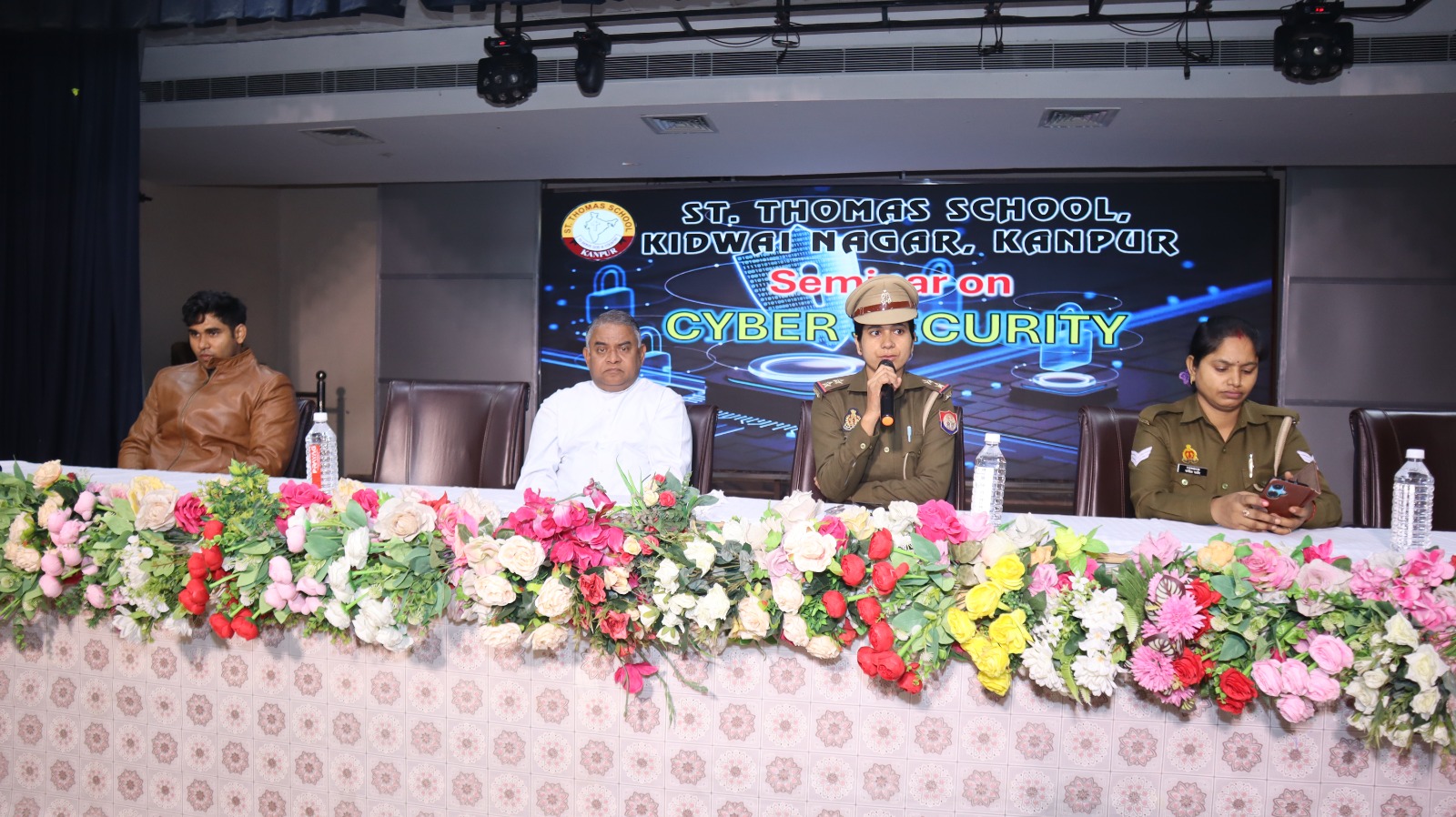 डिजिटल अरेस्ट का फोन आए तो नजदीकी पुलिस थाने से करें संपर्क