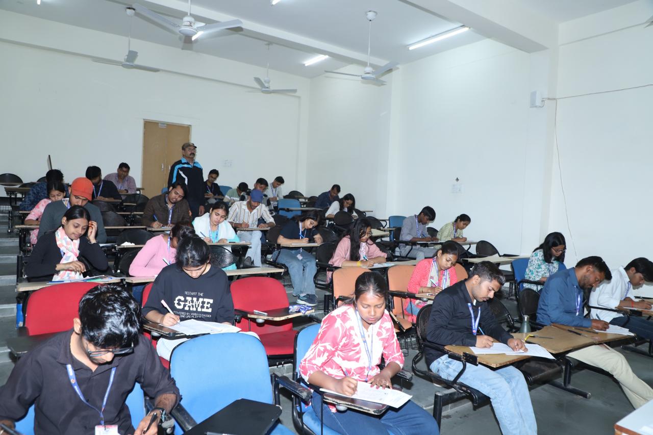 CSJMU Campus Exam 2026: सीएसजेएमयू परिसर में कल से सम सेमेस्टर की परीक्षाएं, 14 हजार छात्र होंगे शामिल